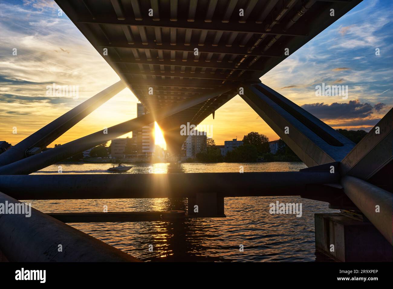 Le Dreiländerbrücke de Weil am Rhein relie l'Allemagne et la France Banque D'Images