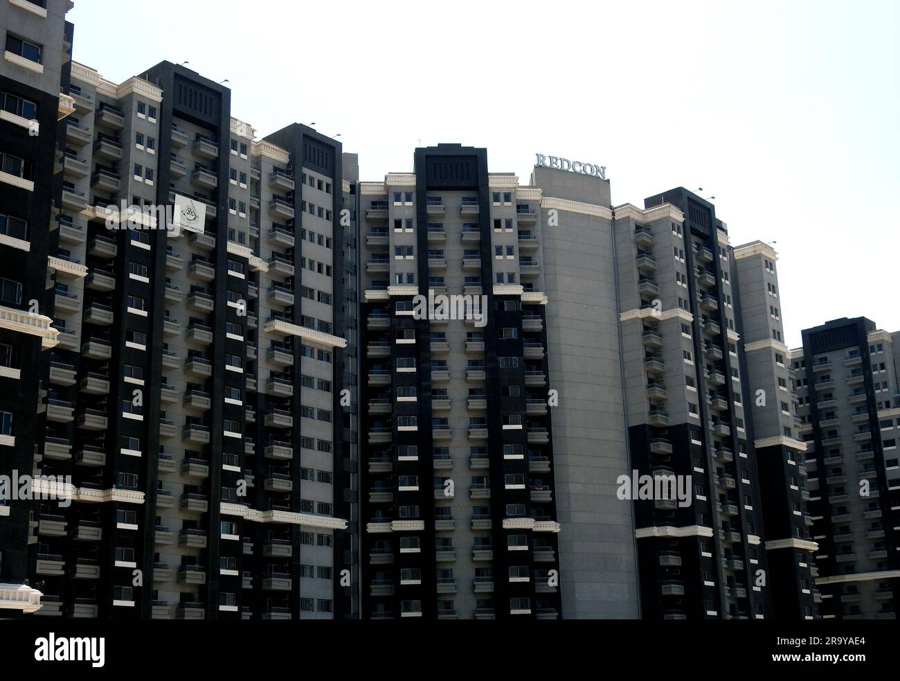 Le Caire, Egypte, 23 juin 2023: Appartements résidentiels récemment construits en Egypte dans le nouveau projet immobilier et le développement du triangle de Maspero sur le Nil Banque D'Images