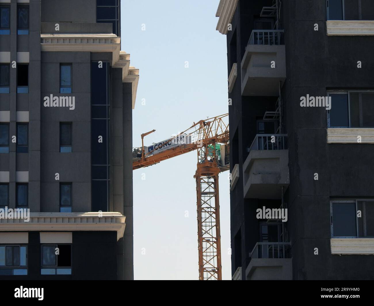 Le Caire, Egypte, 23 juin 2023: Appartements résidentiels récemment construits en Egypte dans le nouveau projet immobilier et le développement du triangle de Maspero sur le Nil Banque D'Images