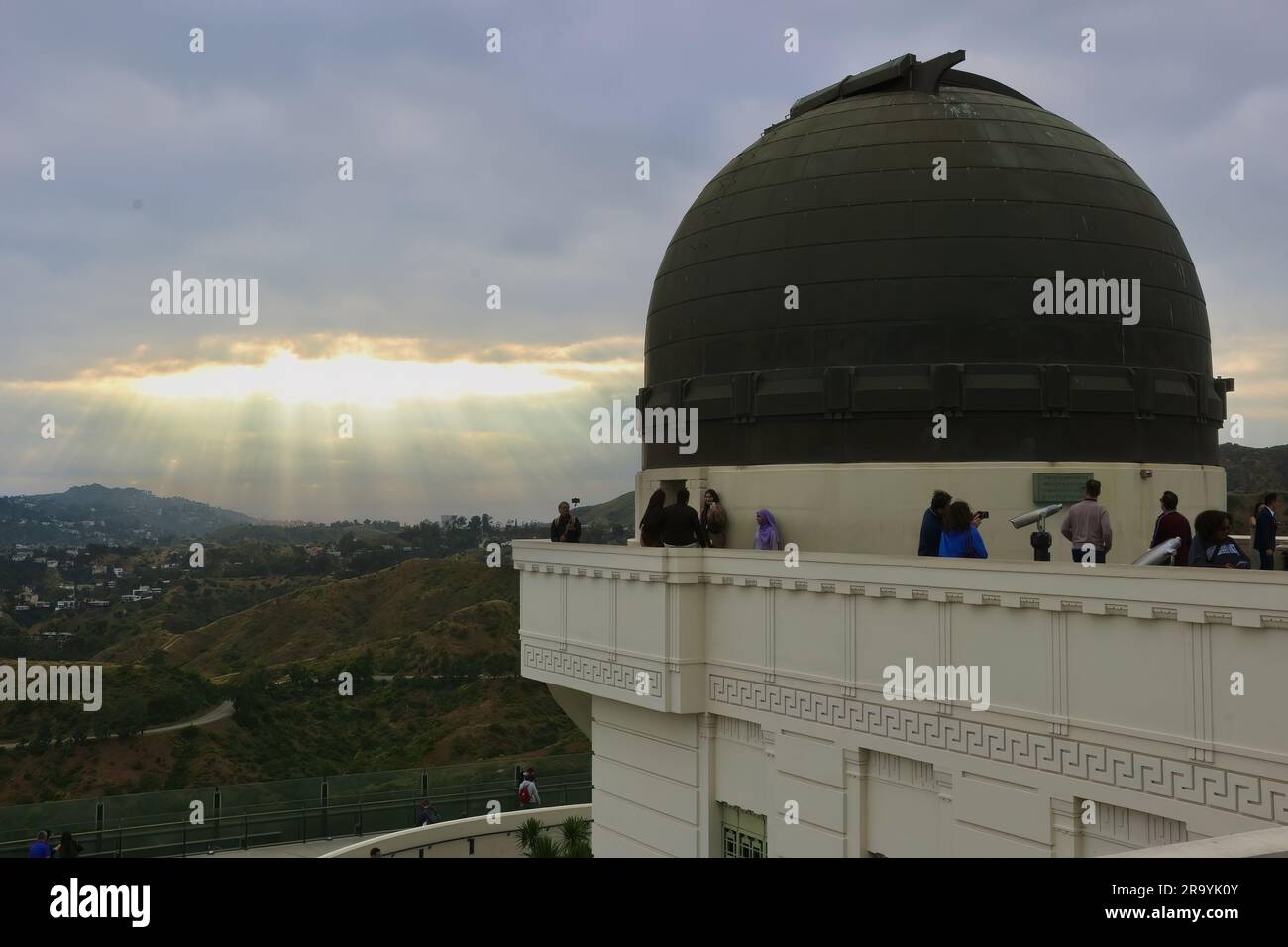 Vue du paysage depuis le toit de l'observatoire Griffith avec un ciel spectaculaire Los Angeles Californie USA Banque D'Images