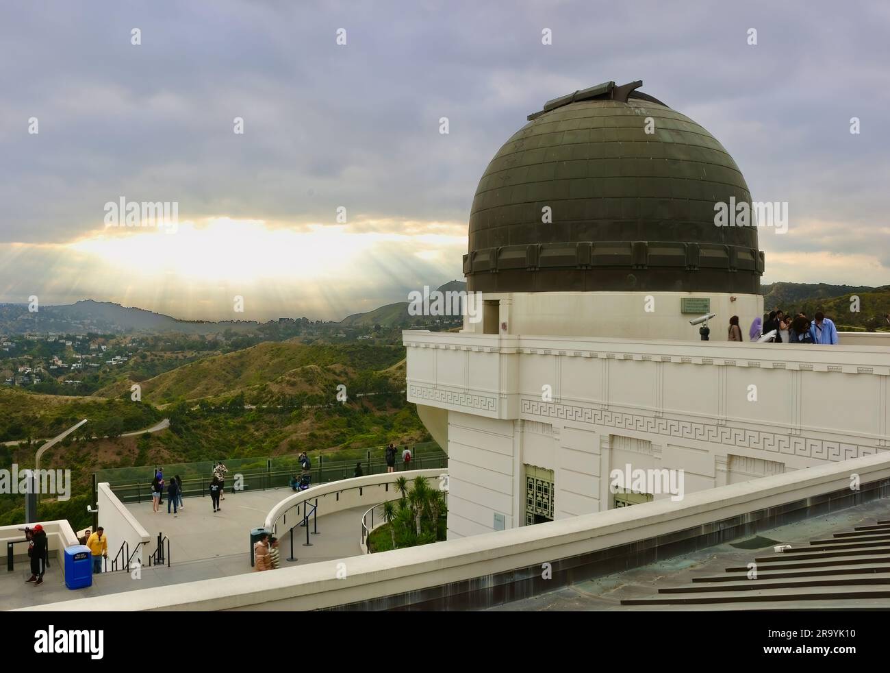 Vue du paysage depuis le toit de l'observatoire Griffith avec un ciel spectaculaire Los Angeles Californie USA Banque D'Images