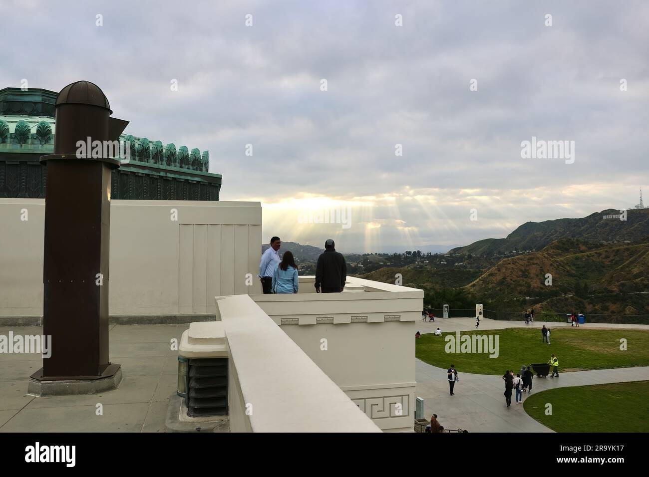 Vue du paysage depuis le toit de l'observatoire Griffith avec un ciel spectaculaire Los Angeles Californie USA Banque D'Images