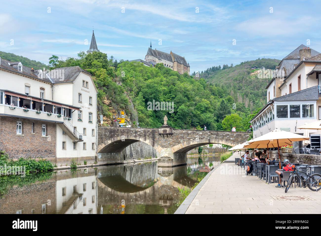 Pont et château de Vianden, Vianden, canton de Vianden, Luxembourg Banque D'Images