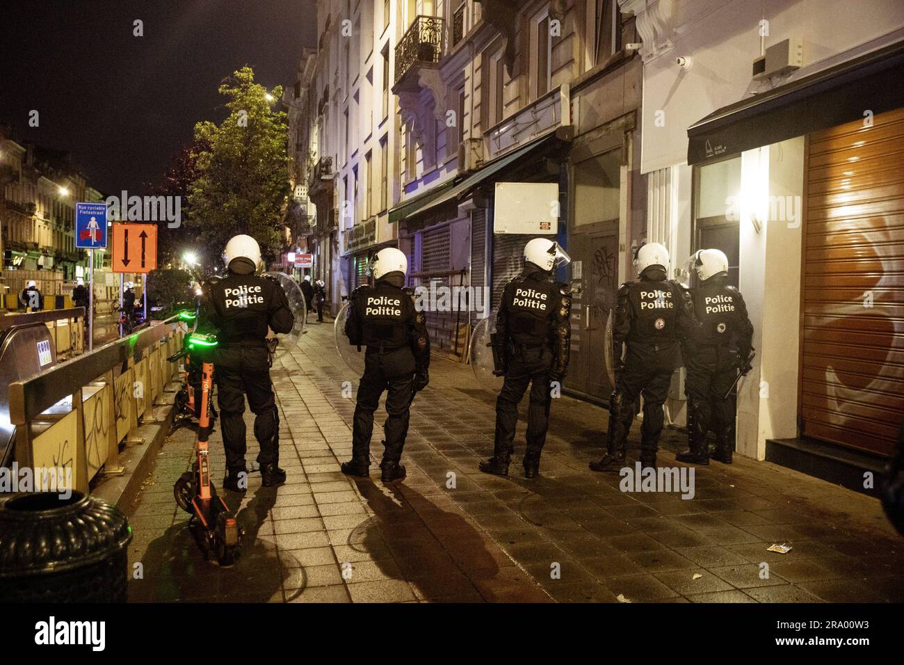Bruxelles, Belgique. 29th juin 2023. Le site des émeutes près de la place Anneessens à Bruxelles, le jeudi 29 juin 2023. Des émeutes ont éclaté après que des personnes aient appelé à des manifestations sur les médias sociaux, pour commémorer le décès de Nahel, 17 ans, après qu'il ait été abattu par un policier à Nanterre, en France. BELGA PHOTO HATIM KAGHAT crédit: Belga News Agency/Alay Live News Banque D'Images