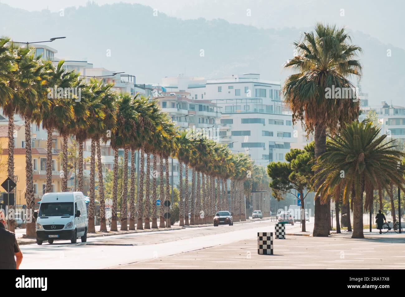 La ville côtière de Vlorë, dans le sud de l'Albanie Banque D'Images