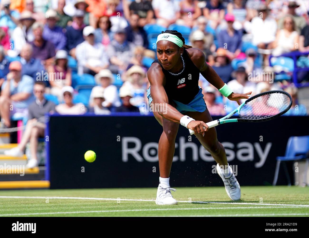 Coco Gauff en action lors de leur match des femmes célibataires contre Madison Keys le septième jour du Rothesay International Eastbourne au parc Devonshire. Date de la photo: Vendredi 30 juin 2023. Banque D'Images