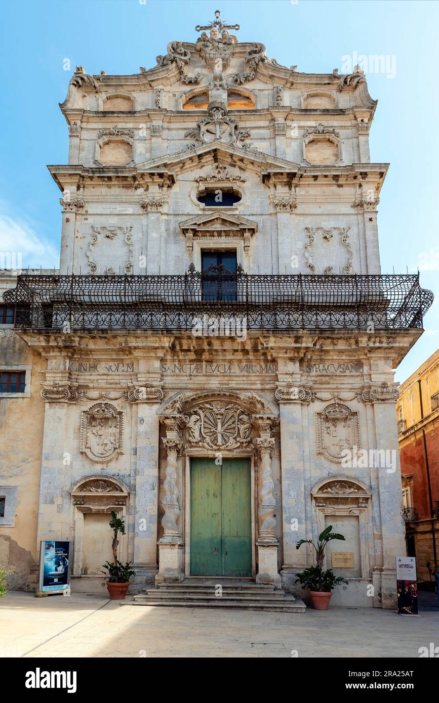 La façade baroque de l'église Santa Lucia alla Badia est une église catholique romaine de style sicilien-baroque (aujourd'hui désectée) située sur la piazza Banque D'Images