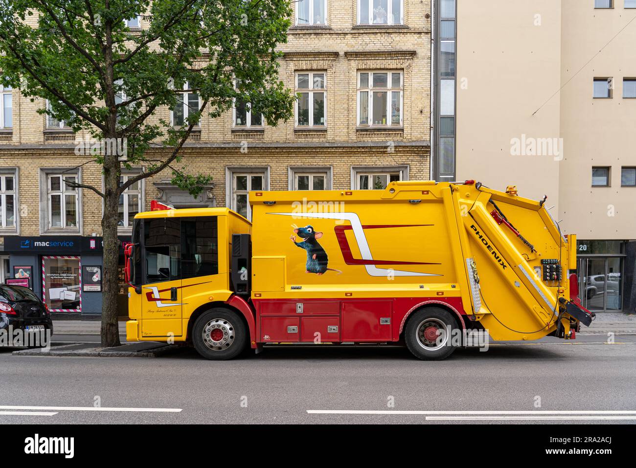 Camion à ordures dans les rues de Copenhague Banque D'Images