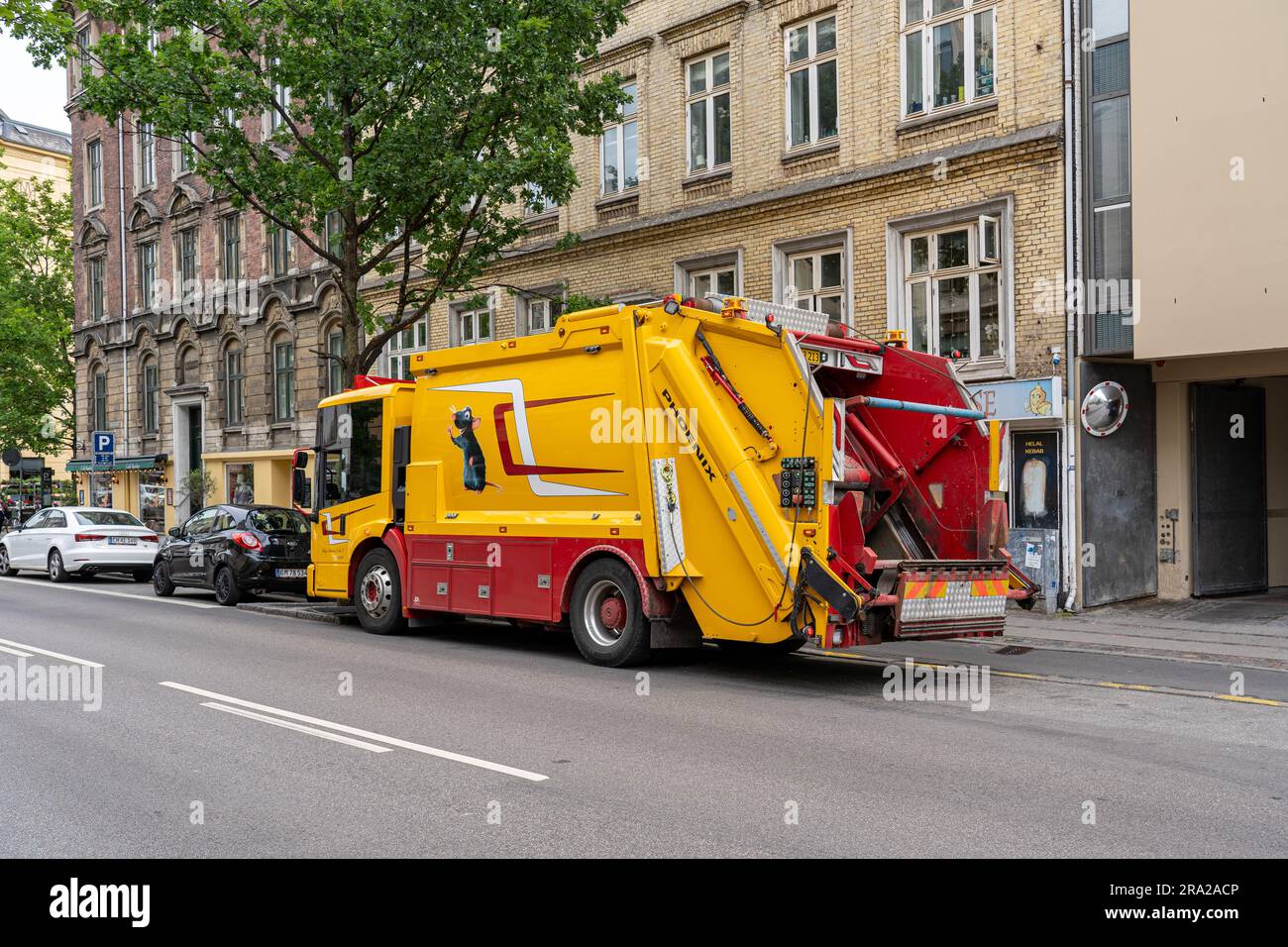 Camion à ordures dans les rues de Copenhague Banque D'Images