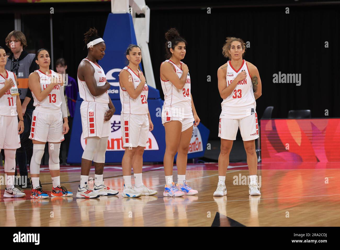 The Quaycenter, Sydney Olympic Park, Sydney, Nouvelle-Galles du Sud, Australie : 30th juin 2023 ; coupe d'Asie FIBA Womens 2023, Liban contre Taipei chinois ; les joueurs libanais se disputent leur hymne national Banque D'Images