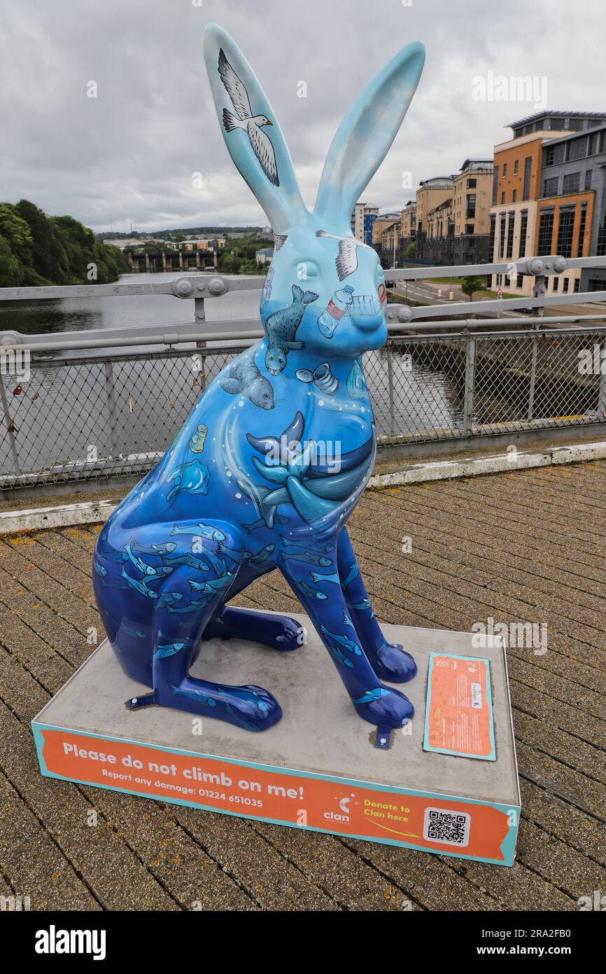 Tournez le Tide – Donna Newman - Eden-Designs sur le pont suspendu de Wellington. L'une des œuvres d'art sur le Big Hop Trail Aberdeen Scotland juin 2023 Banque D'Images