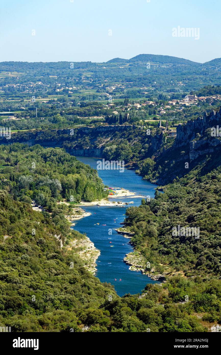 La France, Gard, Aigueze, étiqueté Les Plus Beaux Villages de France