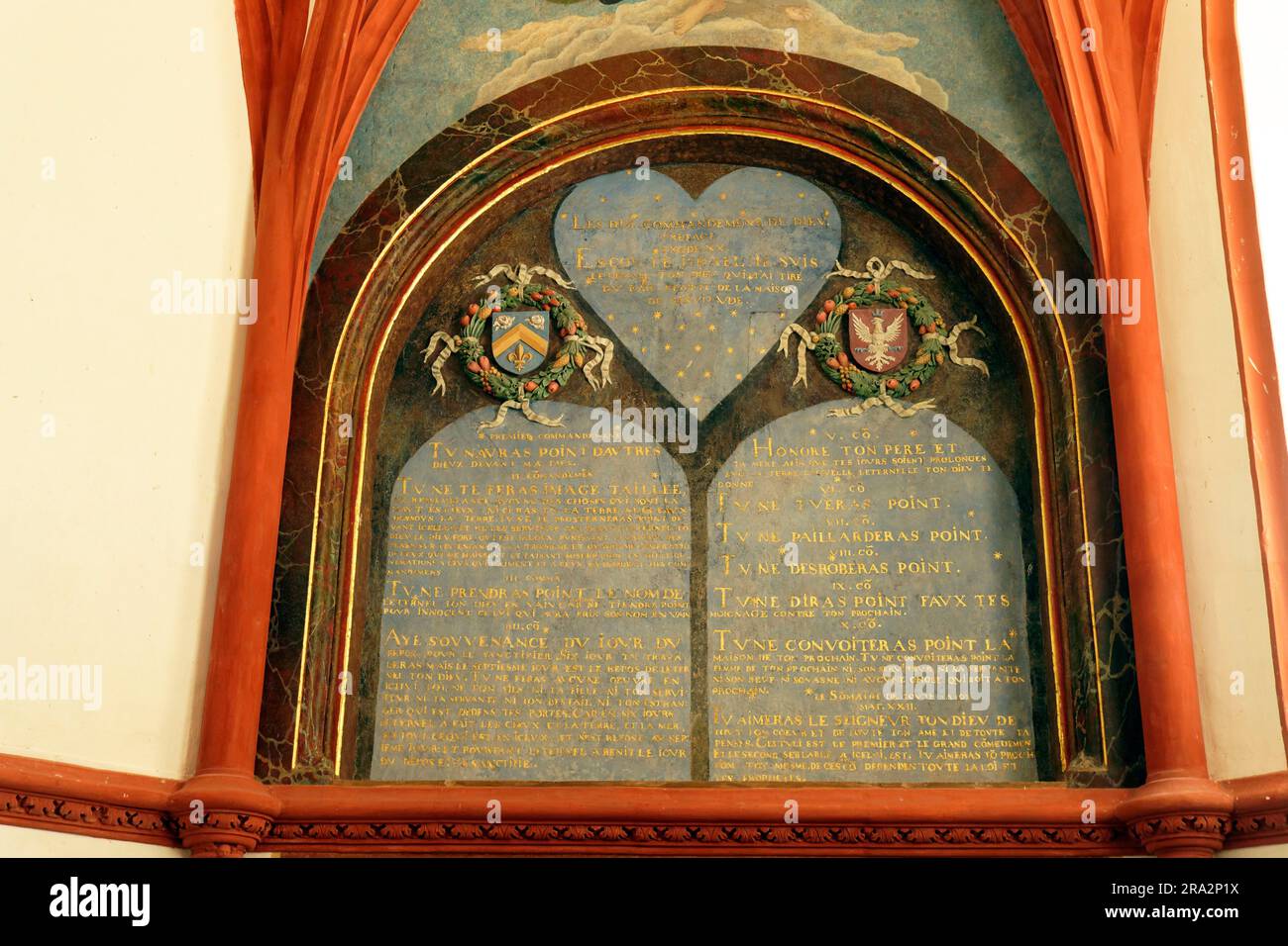France, Loiret, Chilleurs aux Bois, Château de Chamerolles, propriété du département de Loiret, chapelle, décalogue et plan de la loi, prologue au coeur ci-dessus Banque D'Images