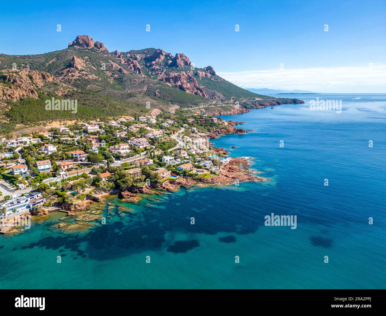 France, Var, Saint-Raphaël, ruisseau d'Anthéor sur la route côtière de ...