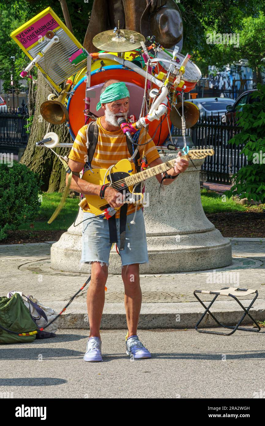 Un musicien qui se produit dans le jardin public de Boston, ma Banque D'Images