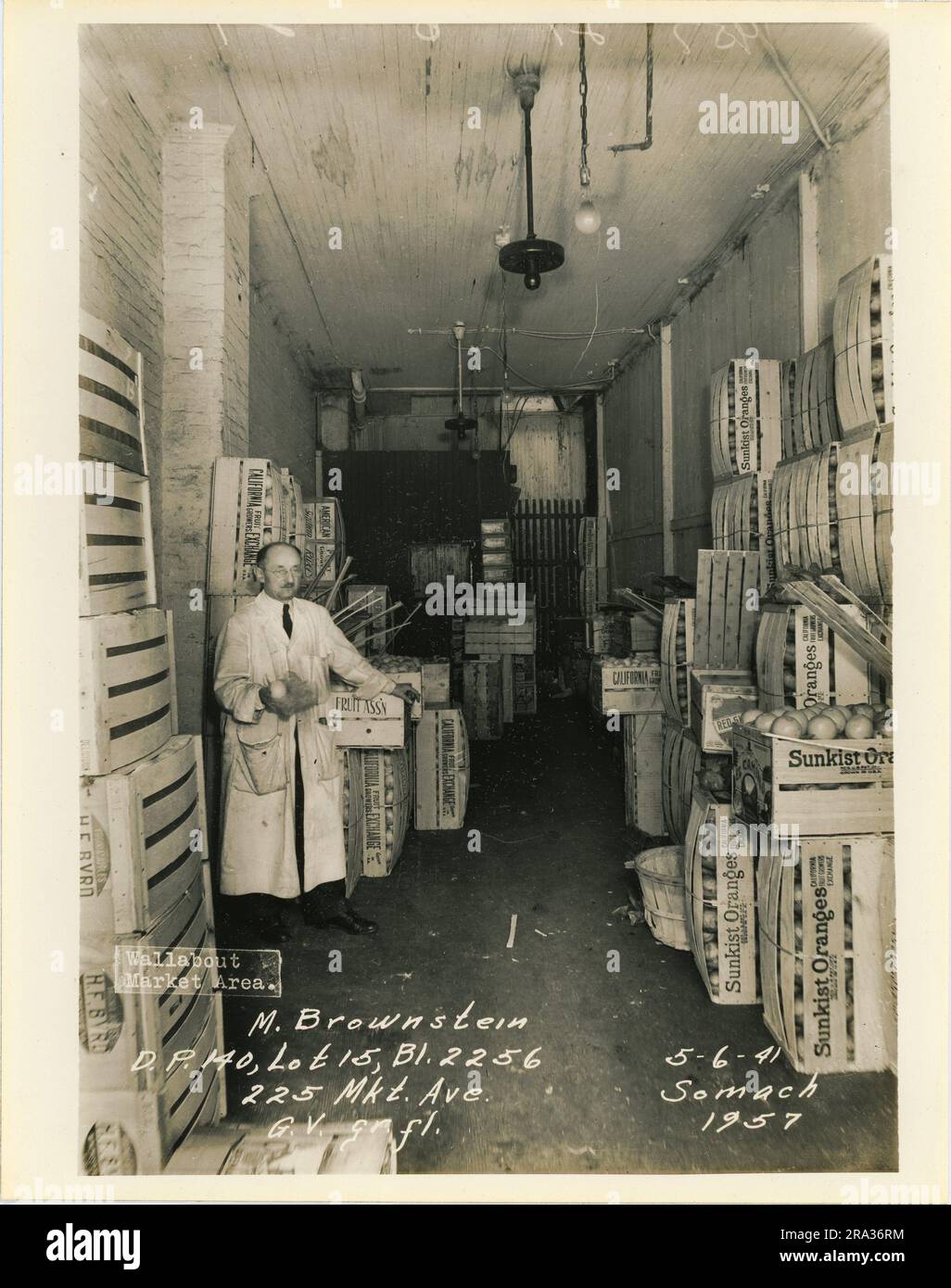 Photographie de l'intérieur du lot 15, Bl. 2256, 225 MKT. Ave, bureau au rez-de-chaussée de M. Brownstein, D.P. 140. Banque D'Images