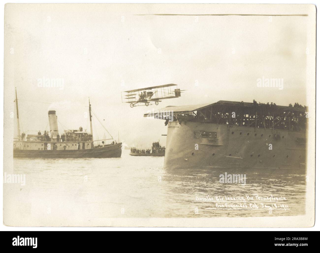 Aviator Ely quitte la Pennsylvanie, San Francisco, Californie. Archives nationales du parc College - Archives II (College Park, MD). Impression photographique. Département de la Marine. Quatrième district naval. Cour de marine de Philadelphie. 1909-9/1947. Photographies du vol naval précoce et de la pratique de Gunnery Banque D'Images