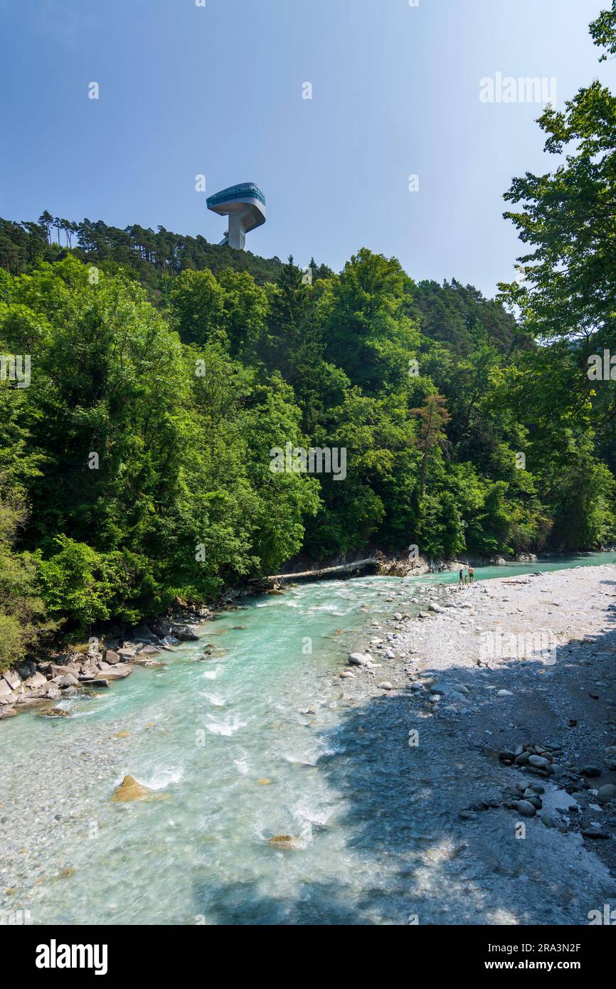 Innsbruck : gorge Sillschlucht de la rivière Sill, saut à ski Bergisel dans la région d'Innsbruck, Tyrol, Tyrol, Autriche Banque D'Images