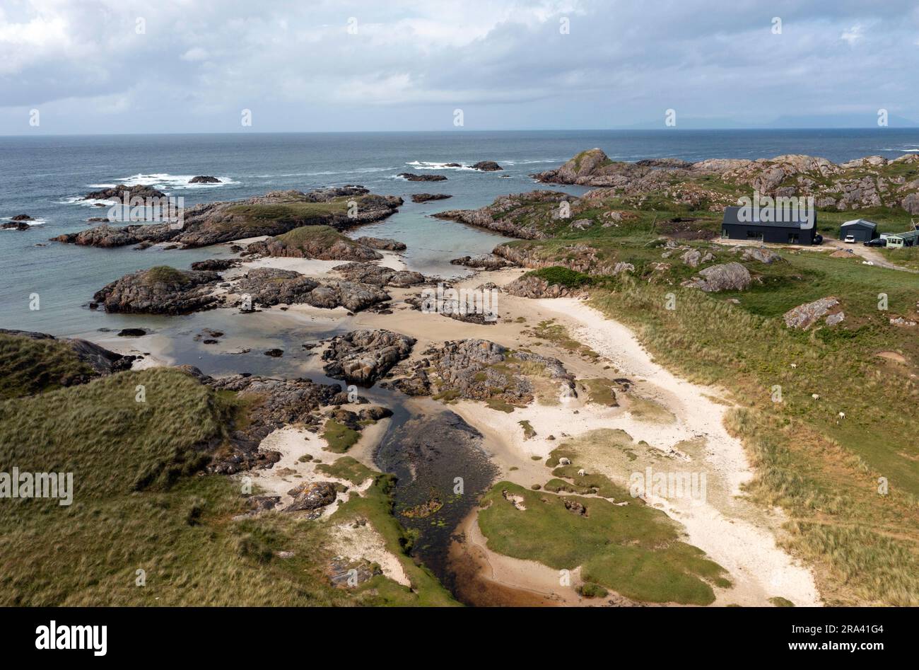 Vue aérienne du littoral accidenté, île de Coll, Hébrides intérieures, Écosse Banque D'Images