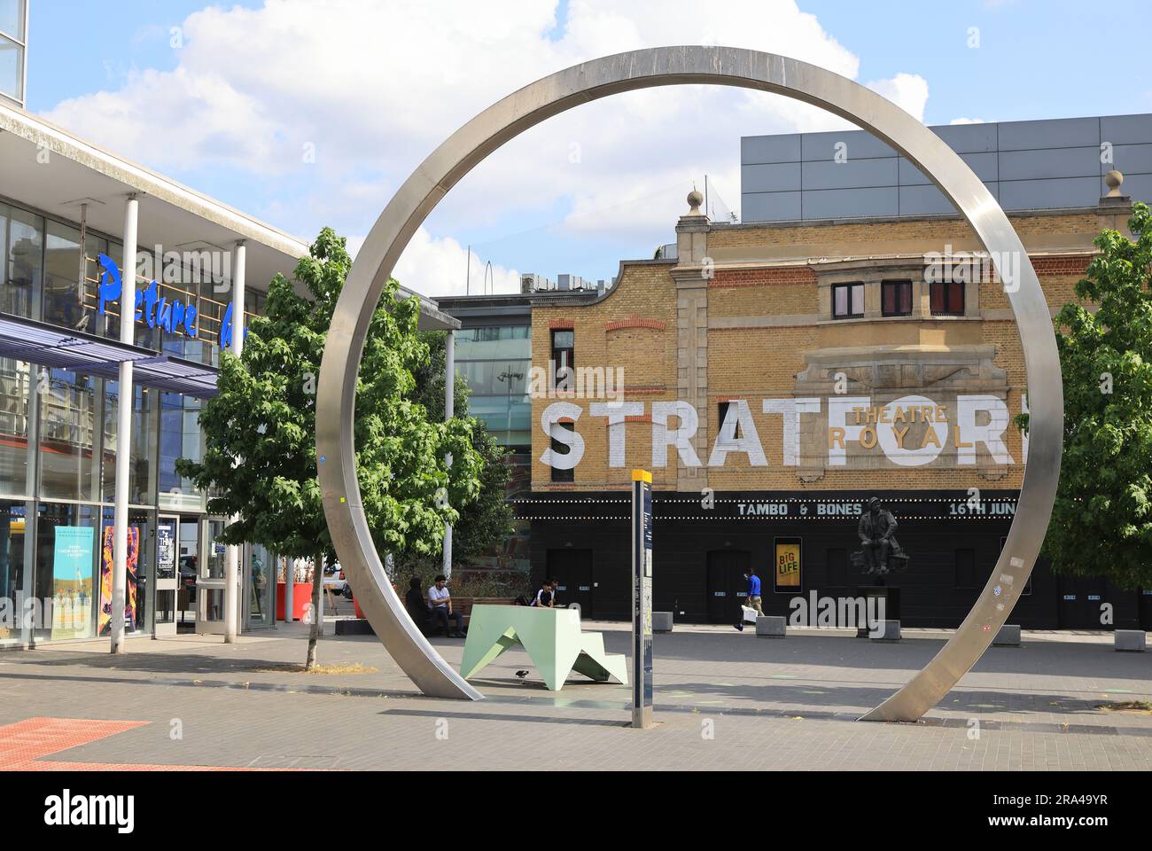 Theatre Royal Stratford East sur Gerry Raffles Square à l'est de Londres, Royaume-Uni Banque D'Images