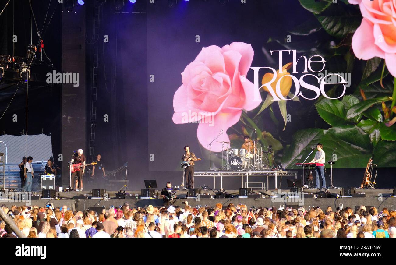 29 juin 2023, Stockholm, Suède:. Originaire de Corée du Sud, la sensation montante de K-Pop ''la Rose'' sur scène au festival de rock de Lollapalooza Stockholm 2023. Les fans se rassemblent cette année pour le festival de rock de Stockholm, à Lollapalooza, dans le parc Gardet de Stockholm. L'événement de 3 jours devrait attirer des dizaines de milliers de fans. En tête du festival sont Lil NAS, Lizzo, Fatboy Slim, Travis Scott et la princesse pop de Suède, Zara Larsson. (Credit image: © Rob Schoenbaum/ZUMA Press Wire) USAGE ÉDITORIAL SEULEMENT! Non destiné À un usage commercial ! Banque D'Images