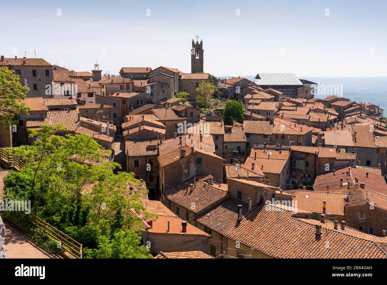 Toits dans le village de Piancastagnaio, Toscane, Italie Banque D'Images