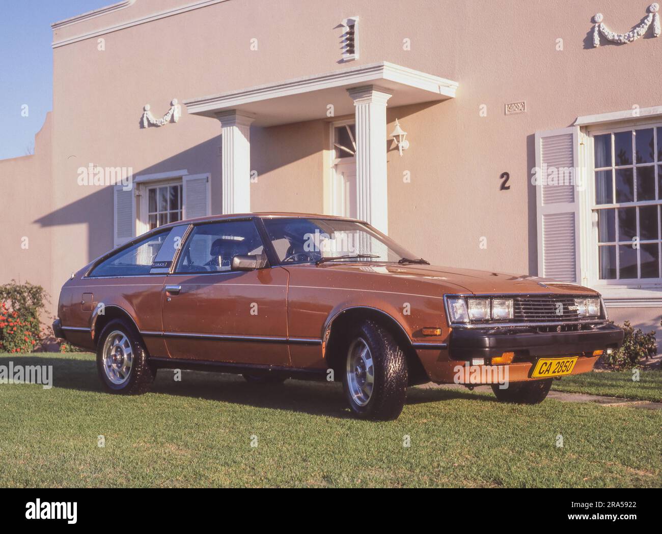 Une Toyota Celica Liftback 2000 LT en bronze photographiée au Cap en Afrique du Sud. Banque D'Images