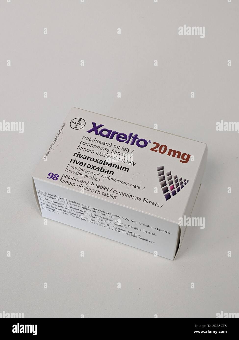 Prague, république tchèque-mai 22 2023. XARELTO, médicament pour réduire les accidents vasculaires cérébraux et les caillots sanguins de Bayer Healthcare. Banque D'Images