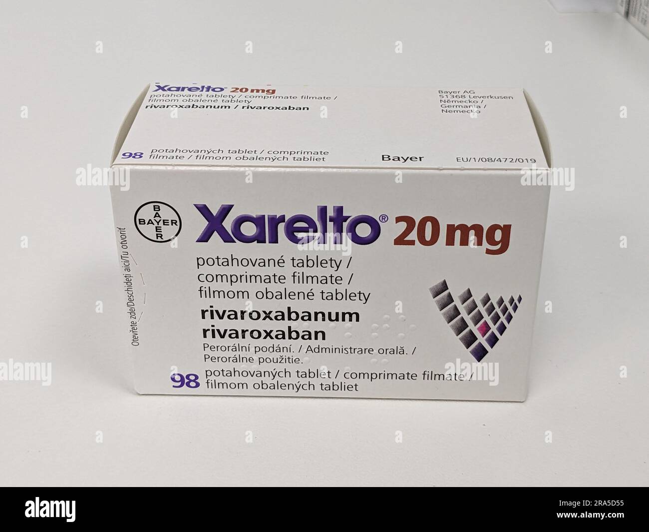 Prague, république tchèque-mai 22 2023. XARELTO, médicament pour réduire les accidents vasculaires cérébraux et les caillots sanguins de Bayer Healthcare. Banque D'Images
