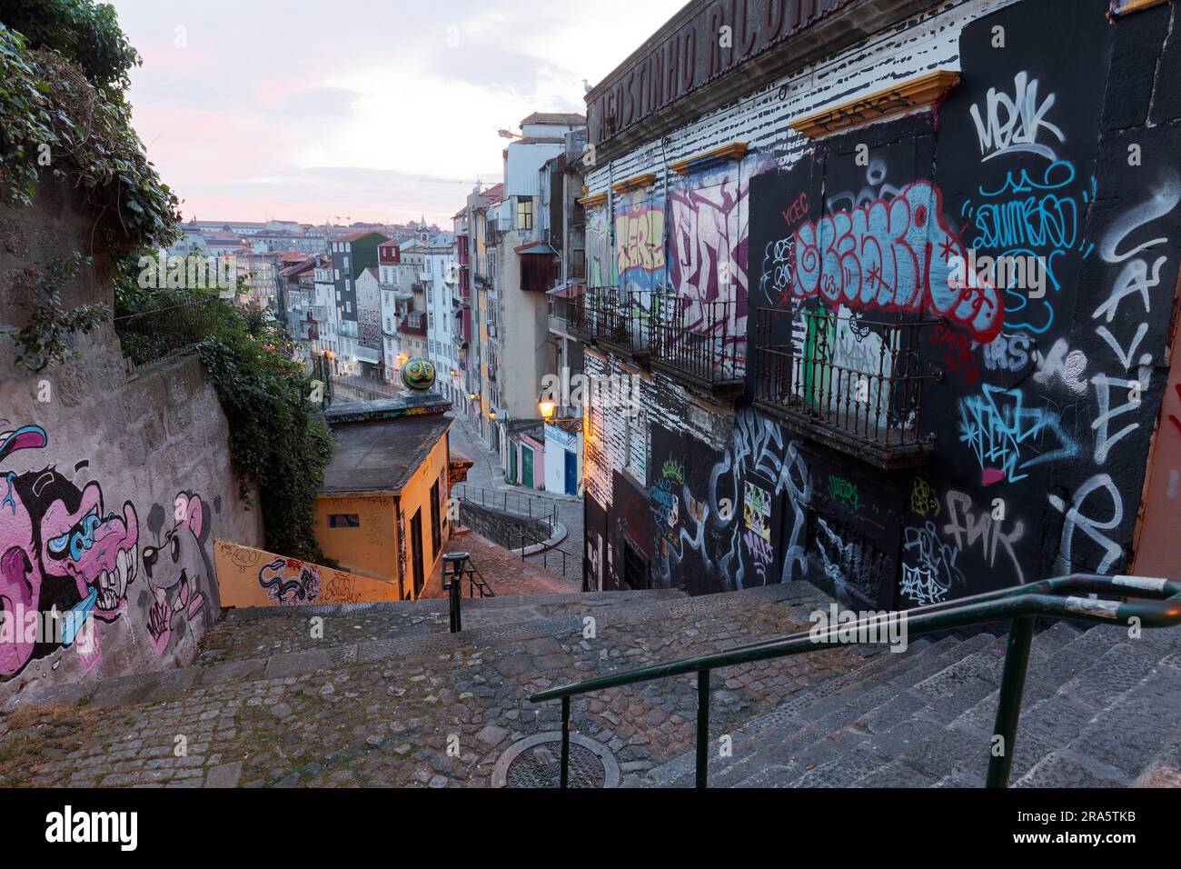 Graffiti sauvage Banque de photographies et d’images à haute résolution ...