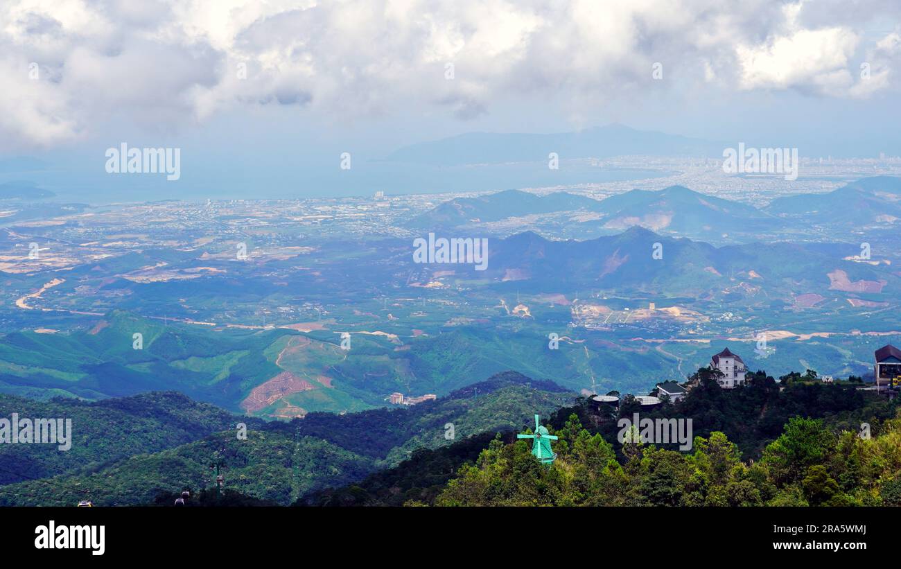 Vue aérienne des collines et des paysages à Da Nang, Vietnam Banque D'Images