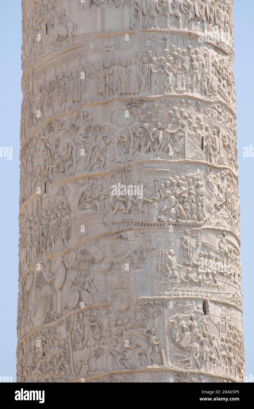 Relief avec représentations de guerre, Colonna di Traiano, groupe de secours, colonne de Trajan, colonne d'honneur dorique, Rome, Latium, Italie Banque D'Images