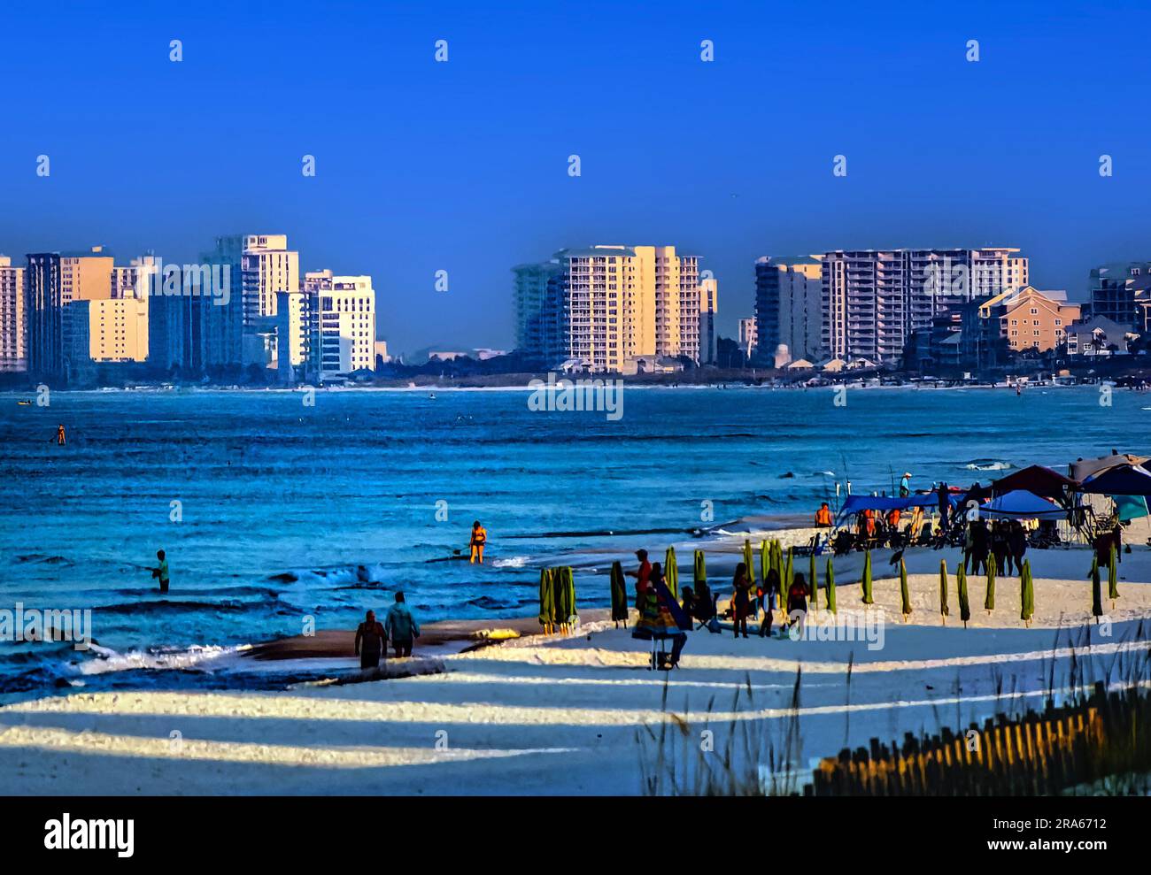 Lumière de l'aube sur Miramar Beach, Floride Banque D'Images