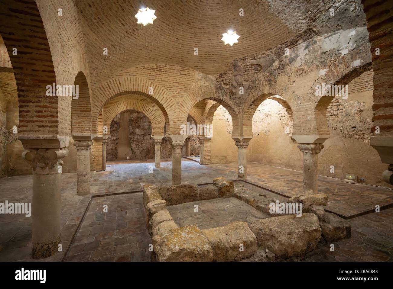 Grande et centrale salle chaude des bains arabes de Jaen - Jaen, Espagne Banque D'Images