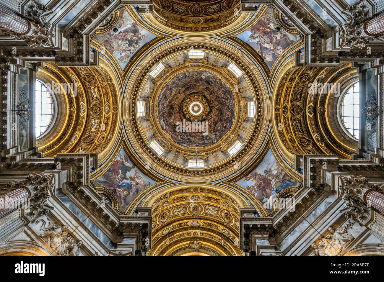 Plafond et dôme, église de Sant'Agnese à Agon, Rome, Lazio, Italie Banque D'Images
