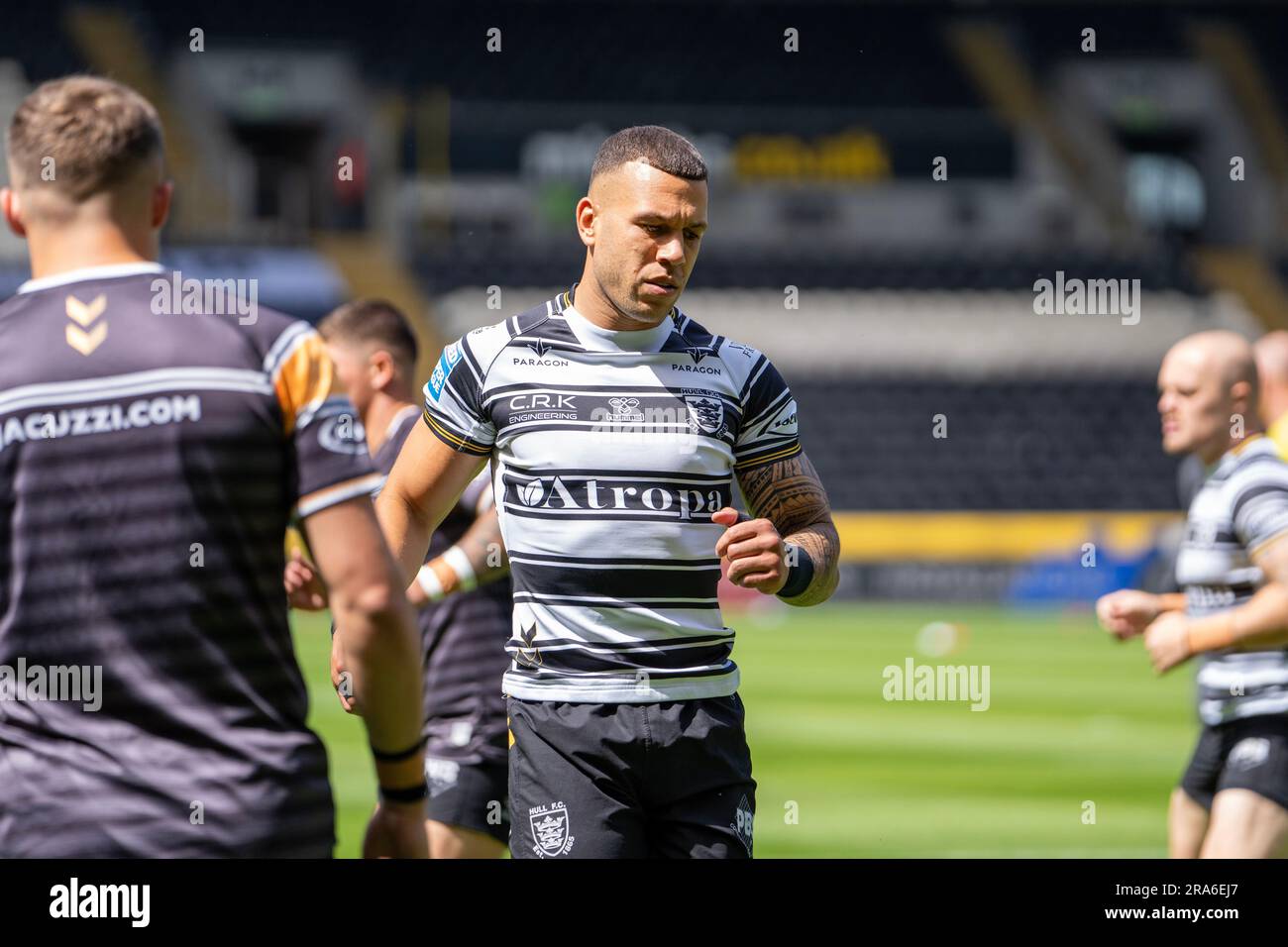 Hull, Royaume-Uni. 1st juillet 2023. Betfred Super League - Round 17: Hull FC contre Catalans Dragons. Carlos Tuimavave, Hull FC commence son échauffement. Credit Paul Whitehurst/Alamy Live News Banque D'Images