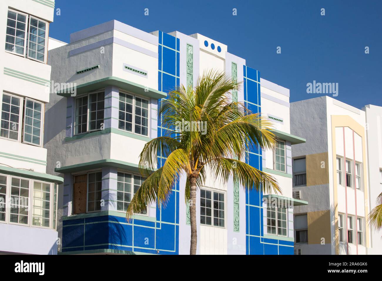 Miami Beach, Floride, États-Unis. Façade colorée de l'hôtel Gabriel, Ocean Drive, quartier architectural de Miami Beach, South Beach. Banque D'Images