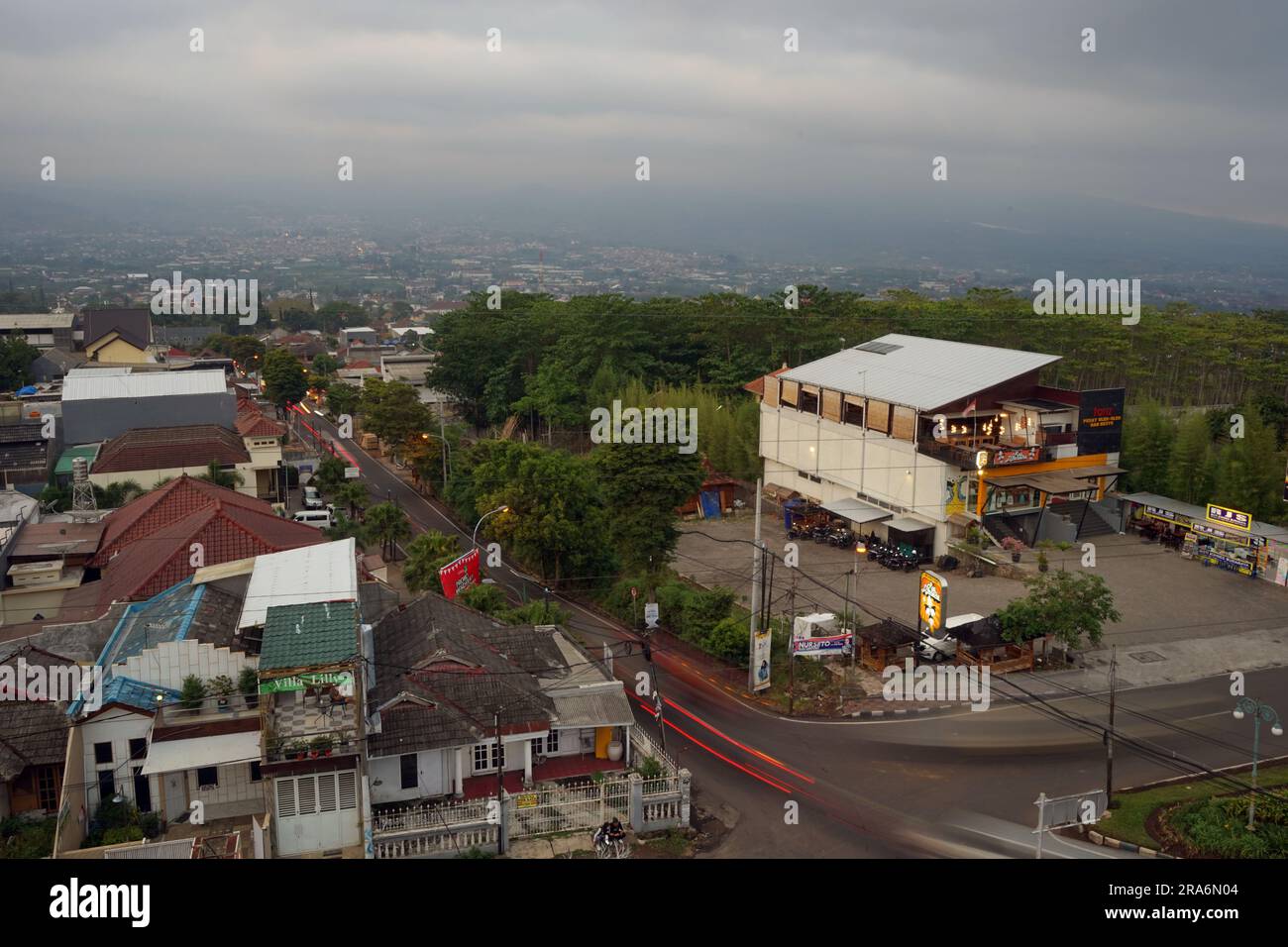 Batu, Malang - Mai 2 2023 : vue aérienne de la ville de Batu, Malang, Indonésie Banque D'Images