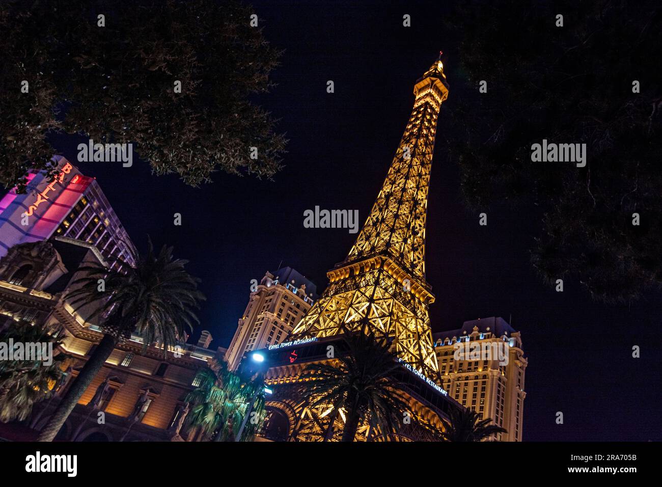 Paris Las Vegas offre une vue sur le Strip depuis le sommet de son restaurant Tour Eiffel. Banque D'Images