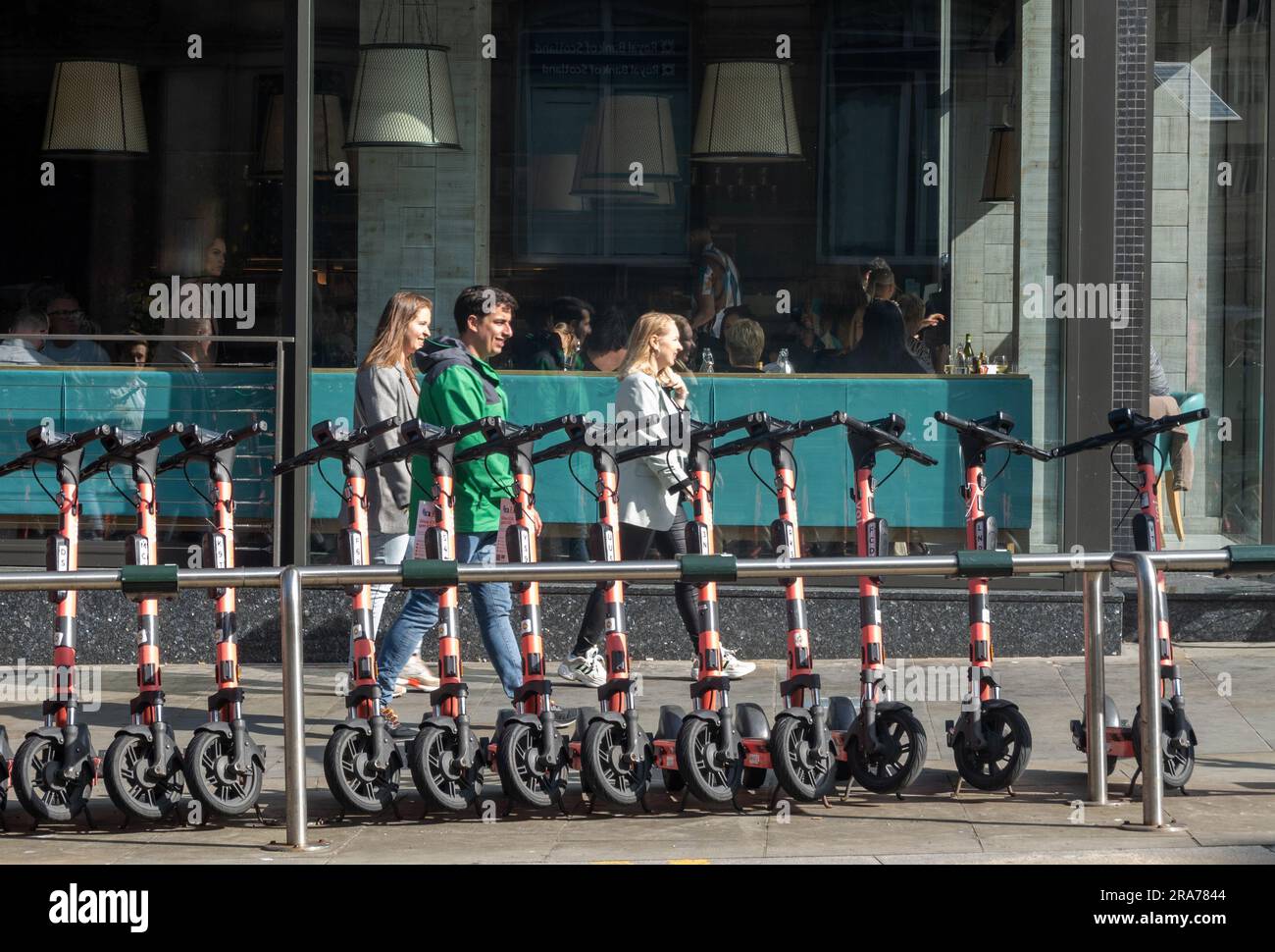 Station de scooter VOI à Castle Street Riva à Liverpool Banque D'Images