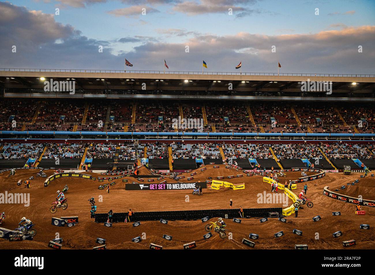 Villa Park, Birmingham, Royaume-Uni. 1st juillet 2023. Championnat du monde de Supercross FIM 2023, Grand Prix de Grande-Bretagne ; une soirée riche en adrénaline au stade Villa Park crédit : action plus Sports/Alamy Live News Banque D'Images