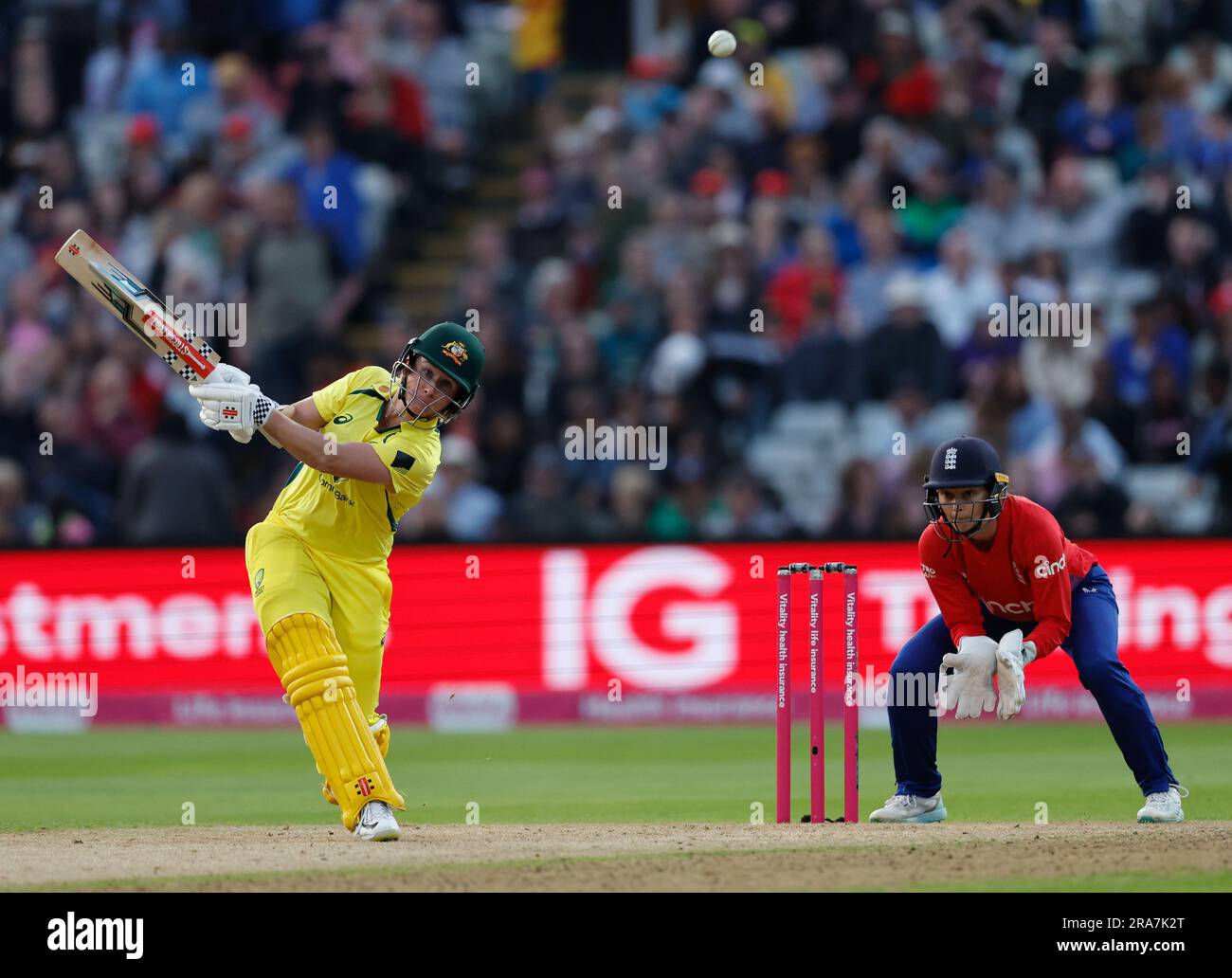 Edgbaston, Birmingham, Royaume-Uni. 1st juillet 2023. 1st Womens Ashes IT20, Angleterre contre Australie; Beth Mooney d'Australie s'en sort pour la frontière Credit: Action plus Sports/Alamy Live News Banque D'Images