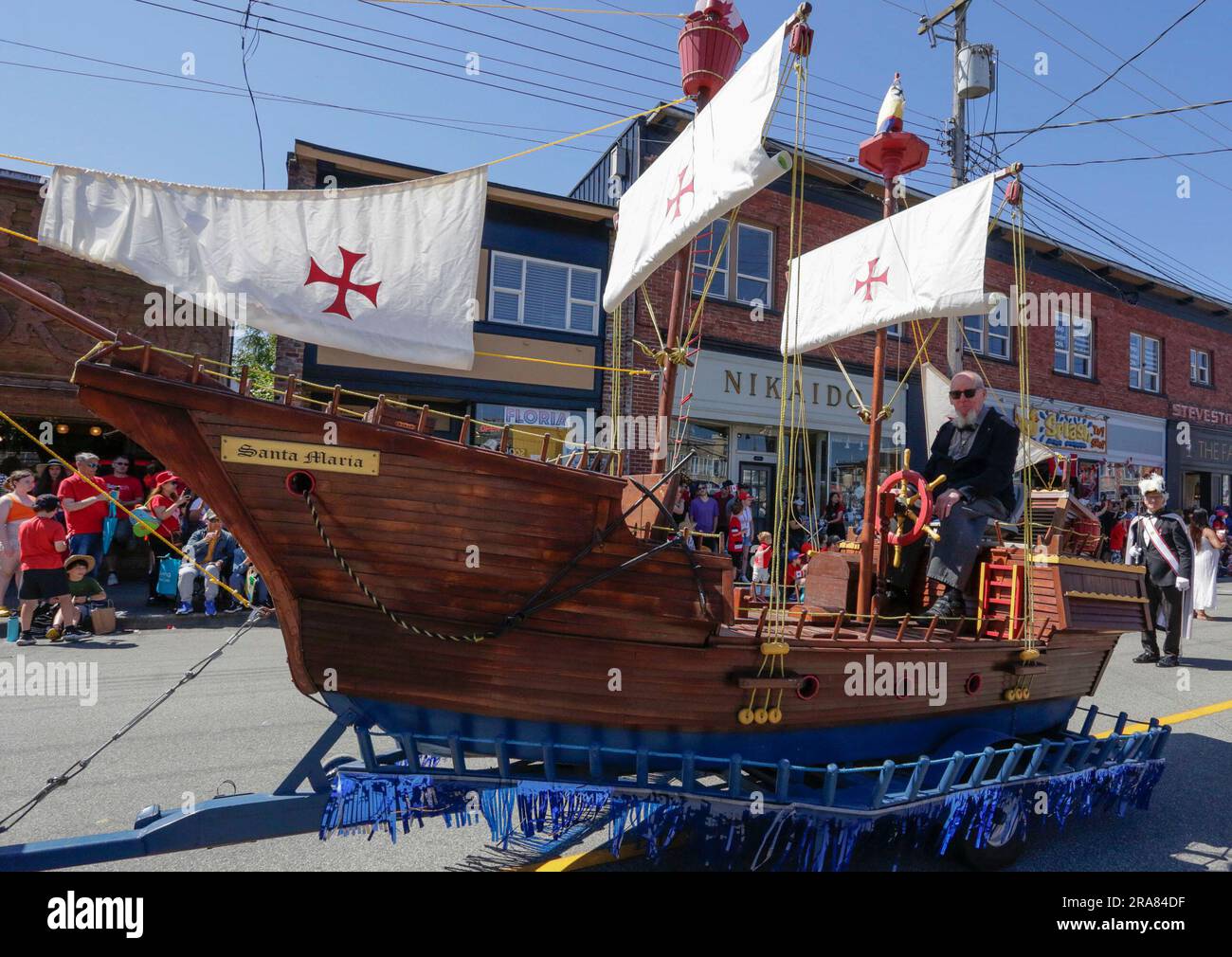 Richmond, Canada. 1st juillet 2023. Un flotteur est vu pendant la parade du festival du saumon à Richmond, en Colombie-Britannique, au Canada, sur 1 juillet 2023. Credit: Liang Sen/Xinhua/Alay Live News Banque D'Images