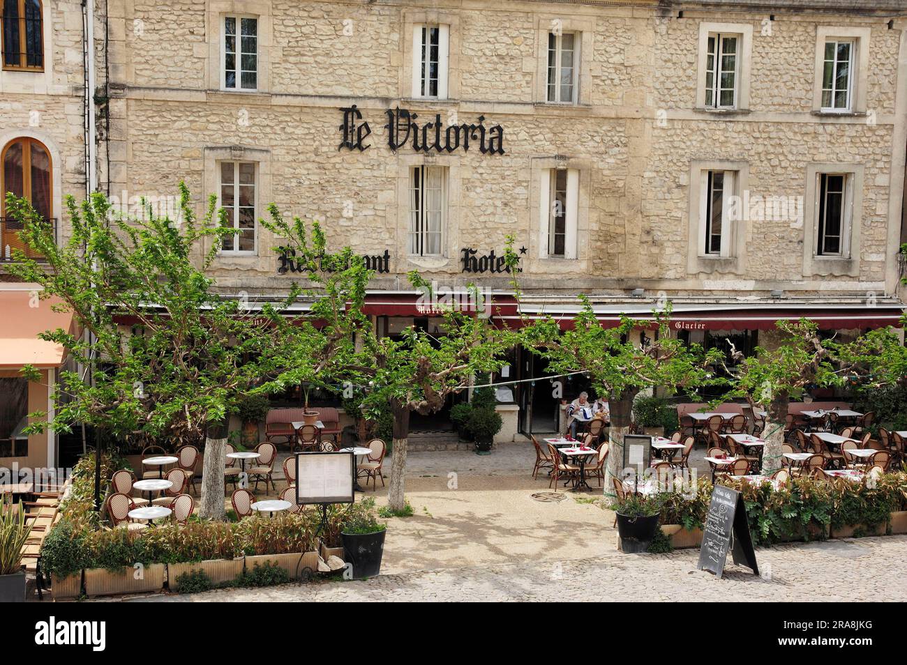 Hôtel et restaurant 'le Victoria', Aigues-mortes, Camargue, Gard,  Languedoc-Roussillon, Sud de la France Photo Stock - Alamy