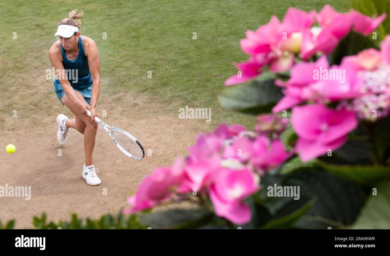 Londres, Royaume-Uni. 02nd juillet 2023. Elise Mertens Belge photographiée en action lors d'une session d'entraînement en prévision du tournoi de tennis de Wimbledon 2023 au All England tennis Club, dans le sud-ouest de Londres, en Grande-Bretagne, dimanche 02 juillet 2023. BELGA PHOTO BENOIT DOPPAGNE crédit: Belga News Agency/Alay Live News Banque D'Images