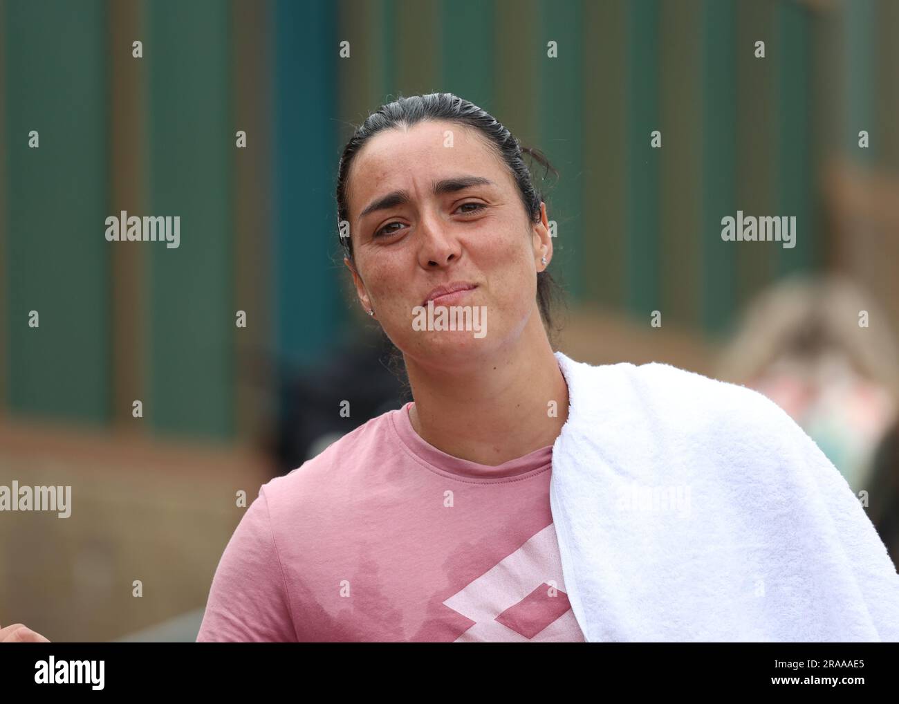 2nd juillet 2023 ; All England Lawn tennis and Croquet Club, Londres, Angleterre : journée de pratique du tournoi de tennis de Wimbledon ; ont Jabeur (TUN) Banque D'Images