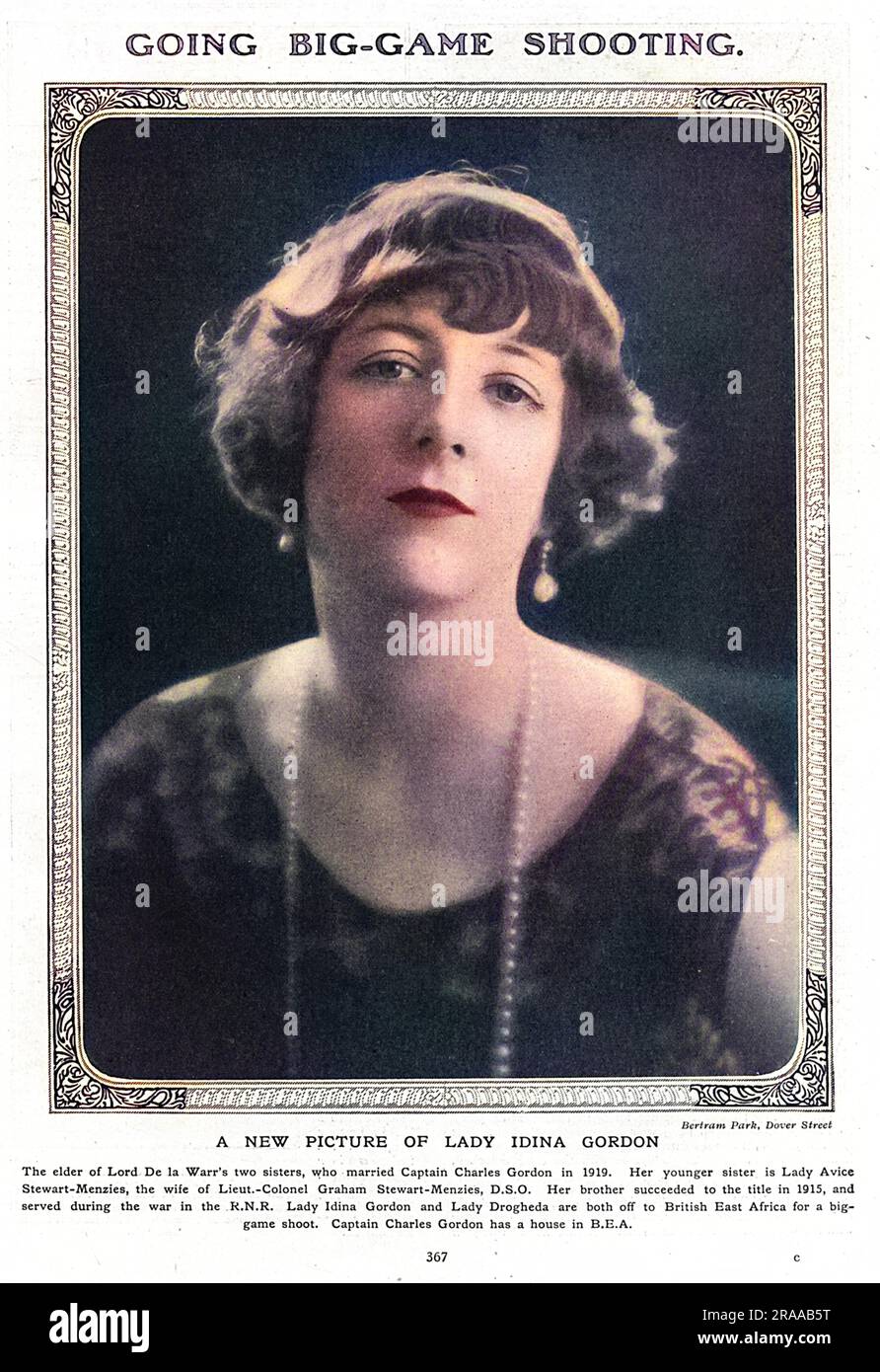 Lady Idina Gordon (née Sackville), qui a épousé son second mari, le capitaine Charles Gordon, en 1919, photographié dans le Tatler avec la nouvelle qu'elle était sur le point de se rendre en Afrique de l'est britannique (Kenya) où son mari possédait une maison, pour une séance de tournage de gros matchs. Idina finirait par devenir sa résidence permanente au Kenya, où elle était une dirigeante du célèbre ensemble de Happy Valley. En 1924, Idina a été mariée cinq fois de façon permanente au Kenya avec son troisième mari, Josslyn Hay, comte d'Errol. Avec ses mariages en série et sa réputation de décadence débauchée, elle a inspiré le caractère de 'The Bolter' à Nancy MiTF Banque D'Images