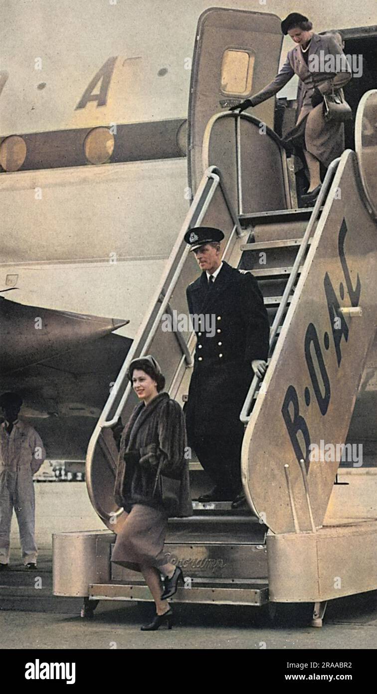 À Montréal, la princesse Elizabeth et le prince Philip descendent le gangway de l'avion Stratocruiser dans lequel ils viennent de traverser l'Atlantique. Ils ont été au début d'une vaste tournée au Canada. Date: Oct-51 Banque D'Images