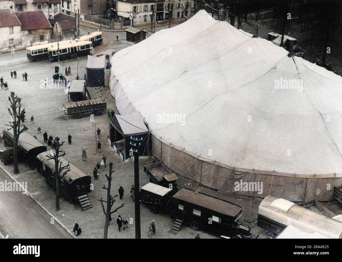 Le grand chapiteau du cirque français de Pinder. Date: 1930s Banque D'Images