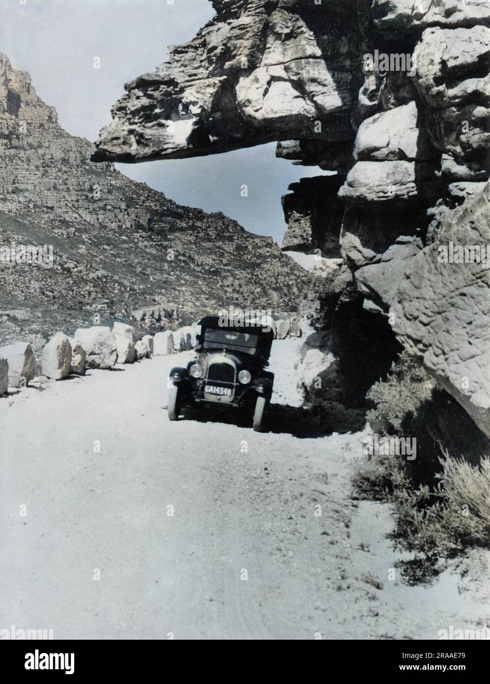 En traversant les bains Kloof, le célèbre col traversant les montagnes près du Cap, en Afrique du Sud. Date: 1930s Banque D'Images